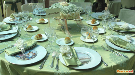 tavolo in stile castellano