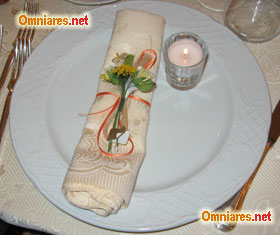 Segnaposto con fiori e candelina